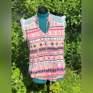 NWT No boundaries Bold pattern summer blouse